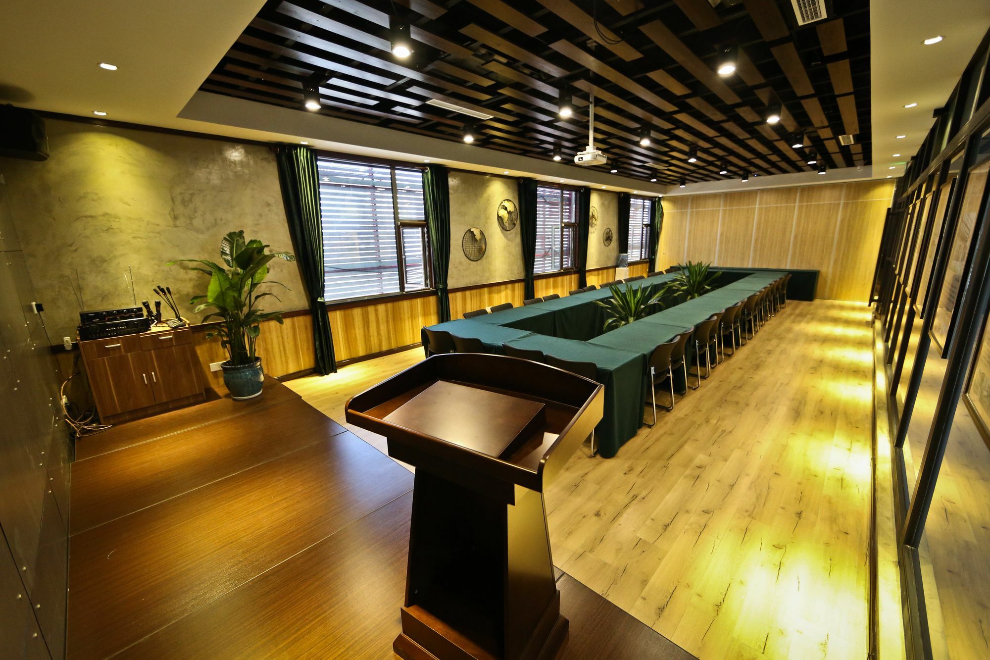 Nost Algia Hotel Near Beijing Panjiayuan Antique Market- Beijing Happy Valley, Cbd, China Zun And Sanlitun, Tian'Anmen Square, Free Ice Cream, Mineral Water, Coffee, Snacks And Laundry Service, Free Gymnastic, English Communication Well Exteriör bild
